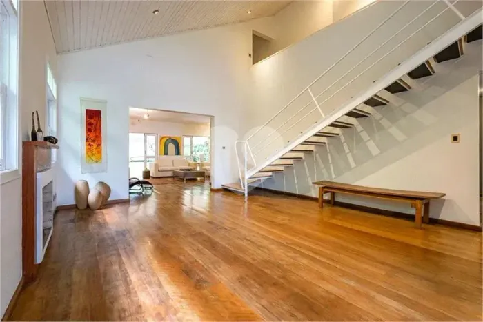 Casa com 4 dormitórios à venda no Alto de Pinheiros