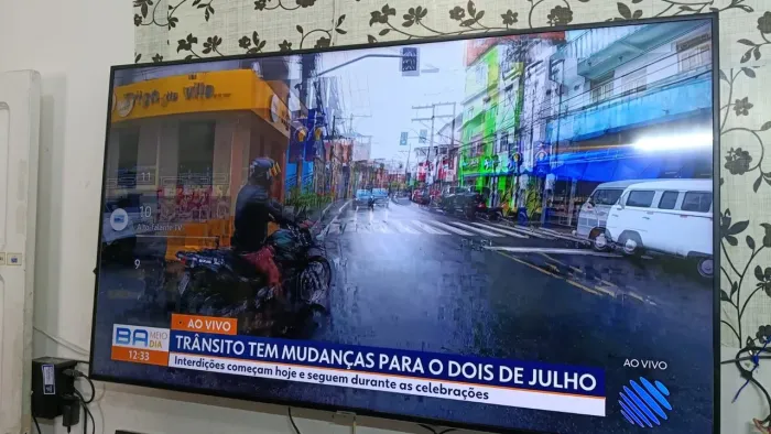 Vendo tv 65 polegadas smart 4k