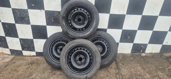 Rodas 15 furação 4x100