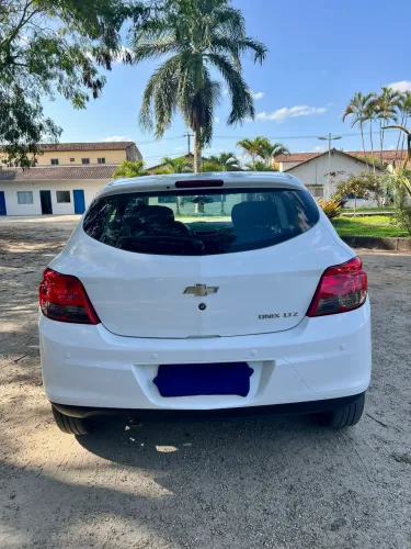 Chevrolet Onix Hatch LTZ 1.4 8V Flex Power Aut. 4P 2015