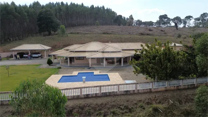 Casa com 4 quartos à venda em Centro - MG