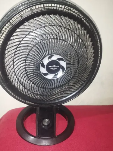 Ventilador grande de mesa