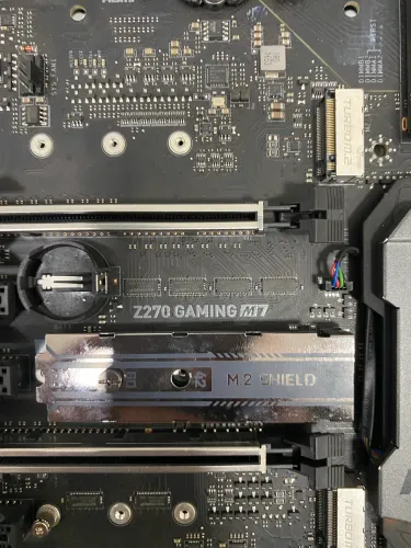 Placa mãe z270 gaming com i7 não liga