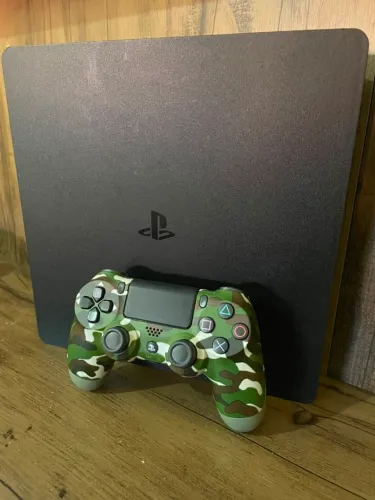 PS4 Slim 500GB - Muito Conservado | Pronto para Jogar!