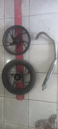Vendo escapamento e aro