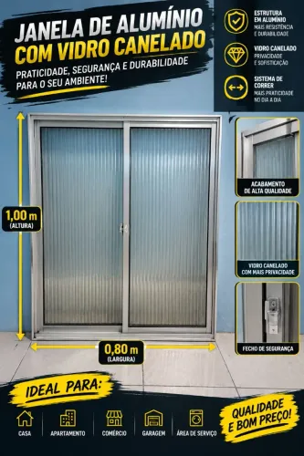 Janela de alumínio com vidro canelado