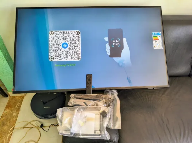 TV Samsung 43" UHD 4K U8600F Smart TV - Modelo 2025