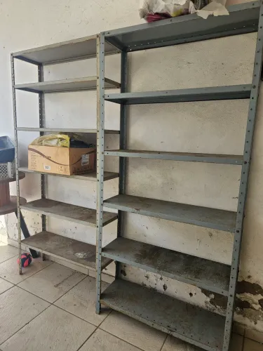 Estante de aço 