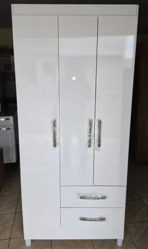 Guarda roupas solteiro com divisórias