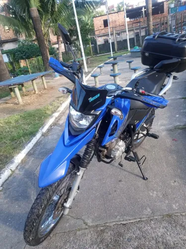 Crosser de garagem conservada 