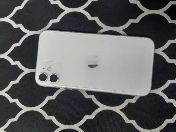 IPhone 11 vendo ou troco por algo do meu interesse