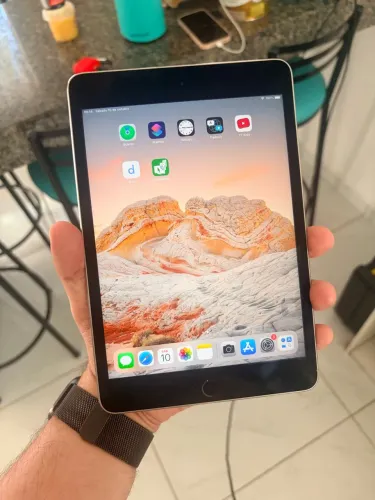 iPad Mini 4 Apple 64GB Prata - Conservado + Caixa Original