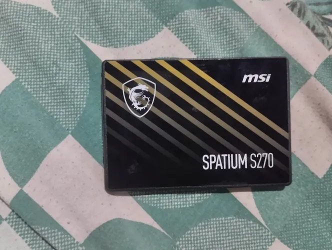SSD MSI Spatium S270 240GB SATA III 2,5" Usado, em ótimo estado