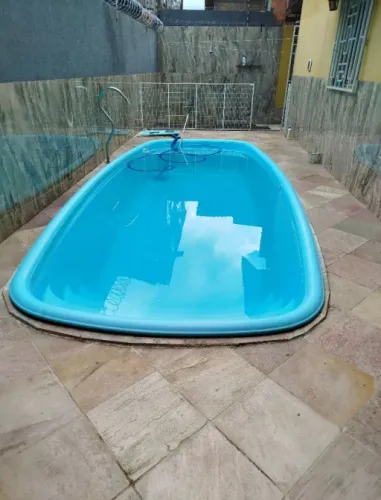 Alugo casa com 3/4 a 50 metros da AV. Perimetral