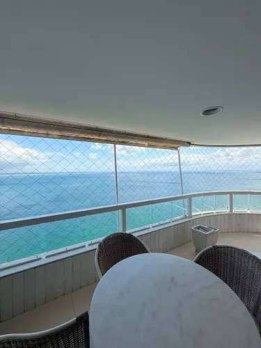 Apartamento a venda no Corredor da Vitoria com 3 suites vista mar no Mansão Victory Side