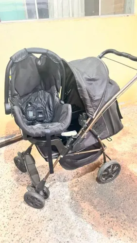Carrinho+ bebê conforto Galzerano