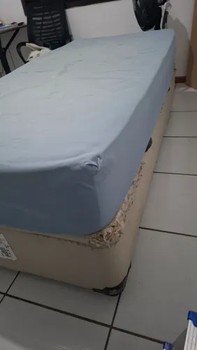 VENDO CAMA DE SOLTEIRO MARCA EURO COLCHÕES PARIS