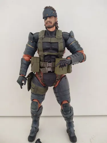Play Arts Kai Snake Battle Dress Metal Gear Solid Peace Walker Big Boss Boneco Figura