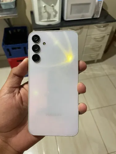 VENDE-SE GALAXY A15 COM PEQUENAS MARCAS DE USO
