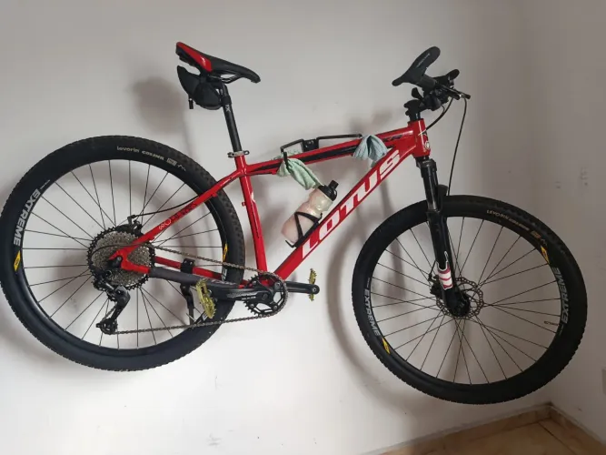 Vendo mountain bike, aro 29, tamanho 17, montada do Zero!