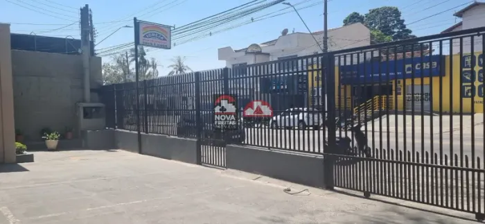 Ponto Comercial à Venda com espaços amplos e edificações