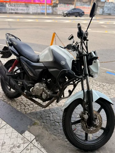 Yamaha Factor 150 2016 - R$ 9.500 - Econômica