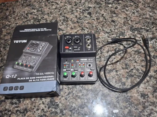 Interface de Áudio Teyun q12