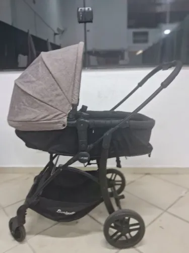 Carrinho de bebê c/berço moisés e bebê conforto acoplado