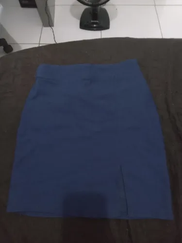 Saia azul escuro moda feminina