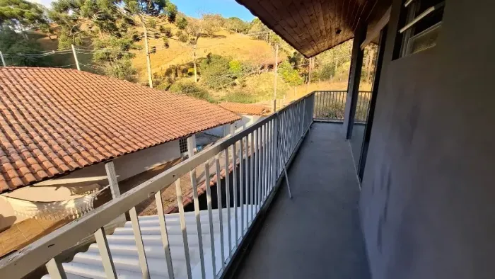 Excelente Oportunidade! Casa Rural, Estilo Sobrado em Terreno de 1.000m² Delfim Moreira/MG