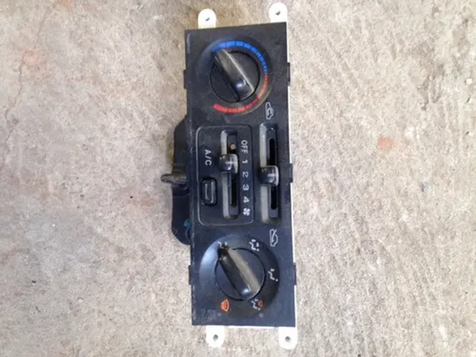 Controle Comando De Ar Ventilação - Subaru Forester 2001