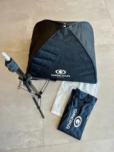 Kit iluminação estúdio Greika Softbox 5500K com tripé