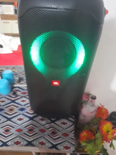VENDO UMA CAIXA JBL