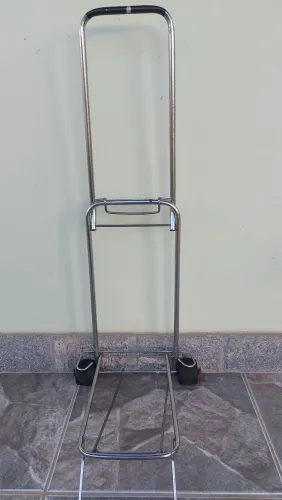 Carrinho de mão/dobrável para transporte cargas/bagagem.