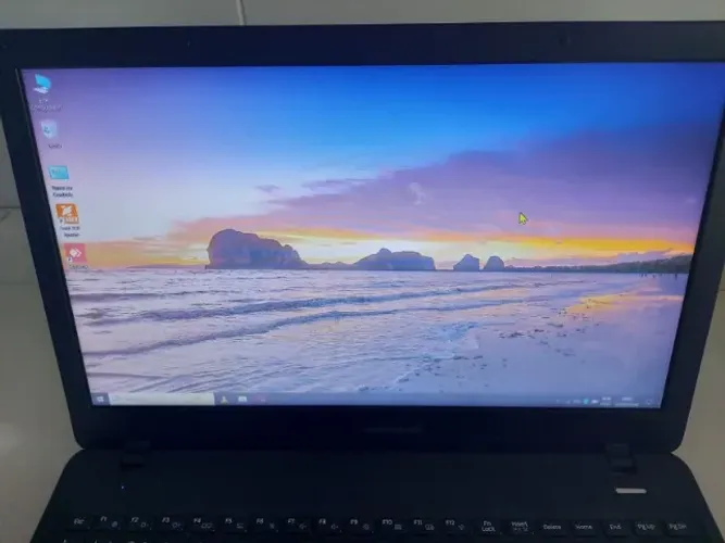 Notebook Samsung 300E5M - 8 GB Ram + SSD - Tela 15 Pol - Funcionando