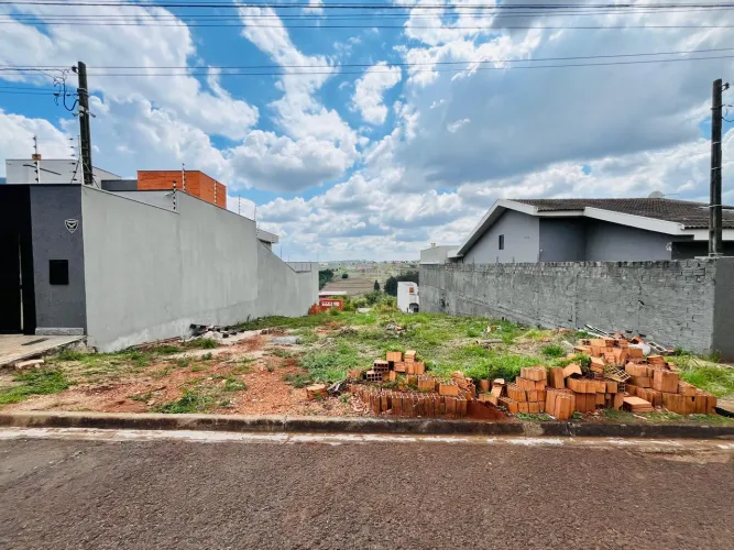 TERRENO À VENDA NO RESIDENCIAL FLORAIS DO LAGO EM APUCARANA.