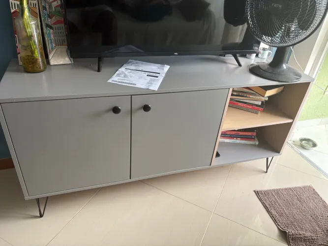 Rack para TV - Cinza Fosco com Tauari Nobre | Excelente Estado