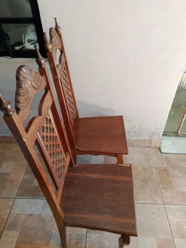Cadeiras Rústicas.