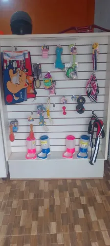Vende-se Pratileira E Brinquedos 1100 Tudo Tem Led 