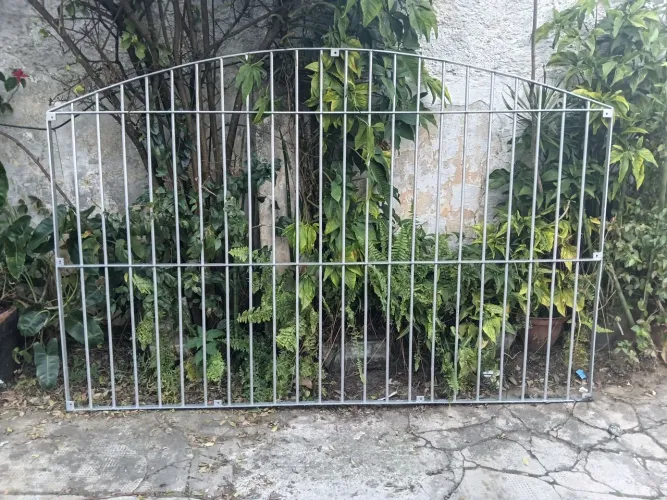 Grade de ferro grande 1,48m X 2,18m
