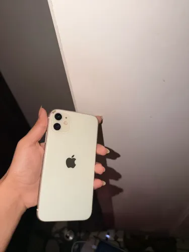 IPHONE 11 64 GB
