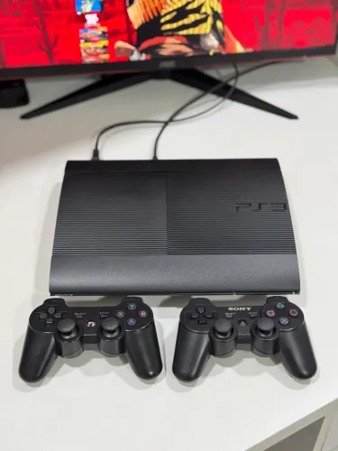 PlayStation 3 Super Slim com vários jogos!