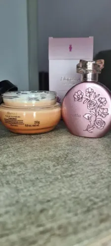 Creme corporal Floratta + perfume floratta