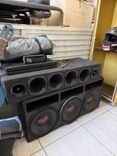 Caixa de som 1400 tudo 