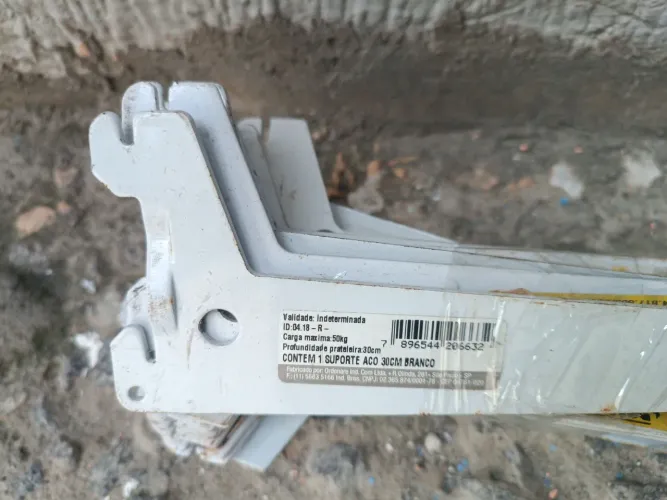 Suporte de aço para prateleira