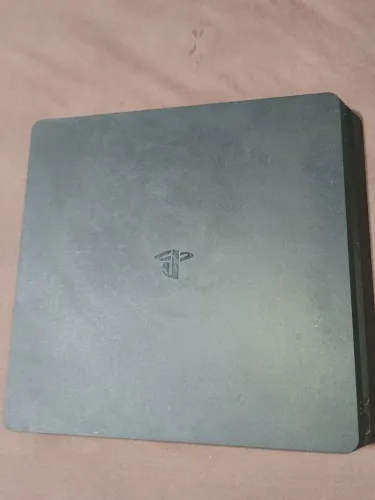 Playstation 4 slim