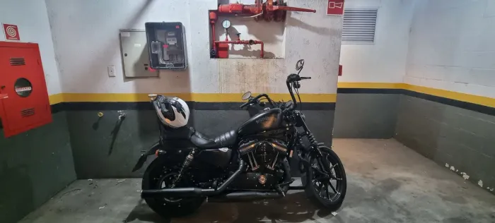 Harley-Davidson Iron 883 2017 | Pneus Novos | + R$10 Mil em Acessórios | Impecável.
