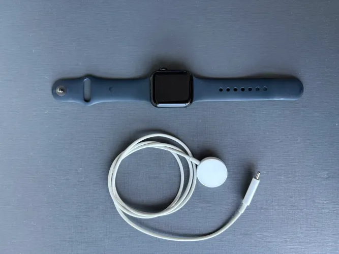 Apple Watch SE - 40 mm alumínio - 2ª geração 