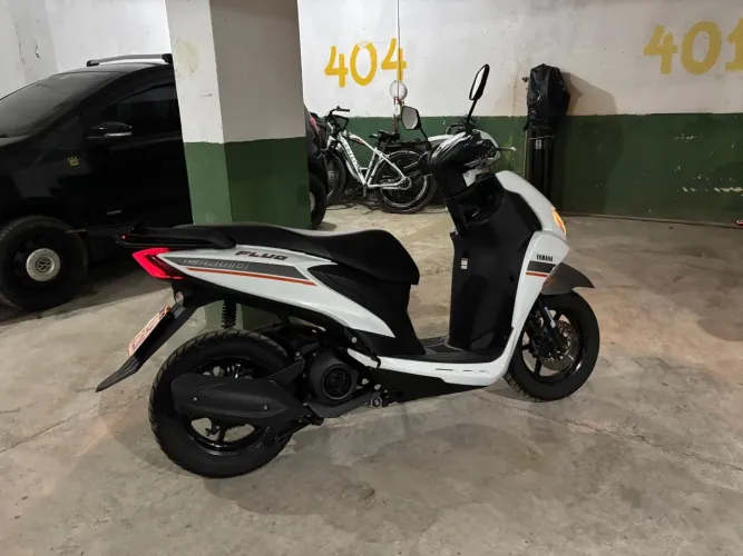 VENDO YAMAHA FLUO 125