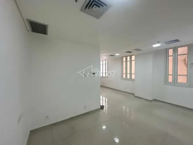 Sala - / Comercial / Catete